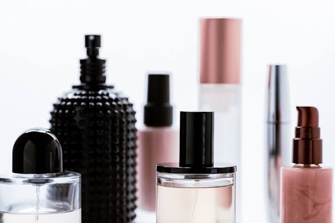 What is the Best Material for Cosmetic Bottles?